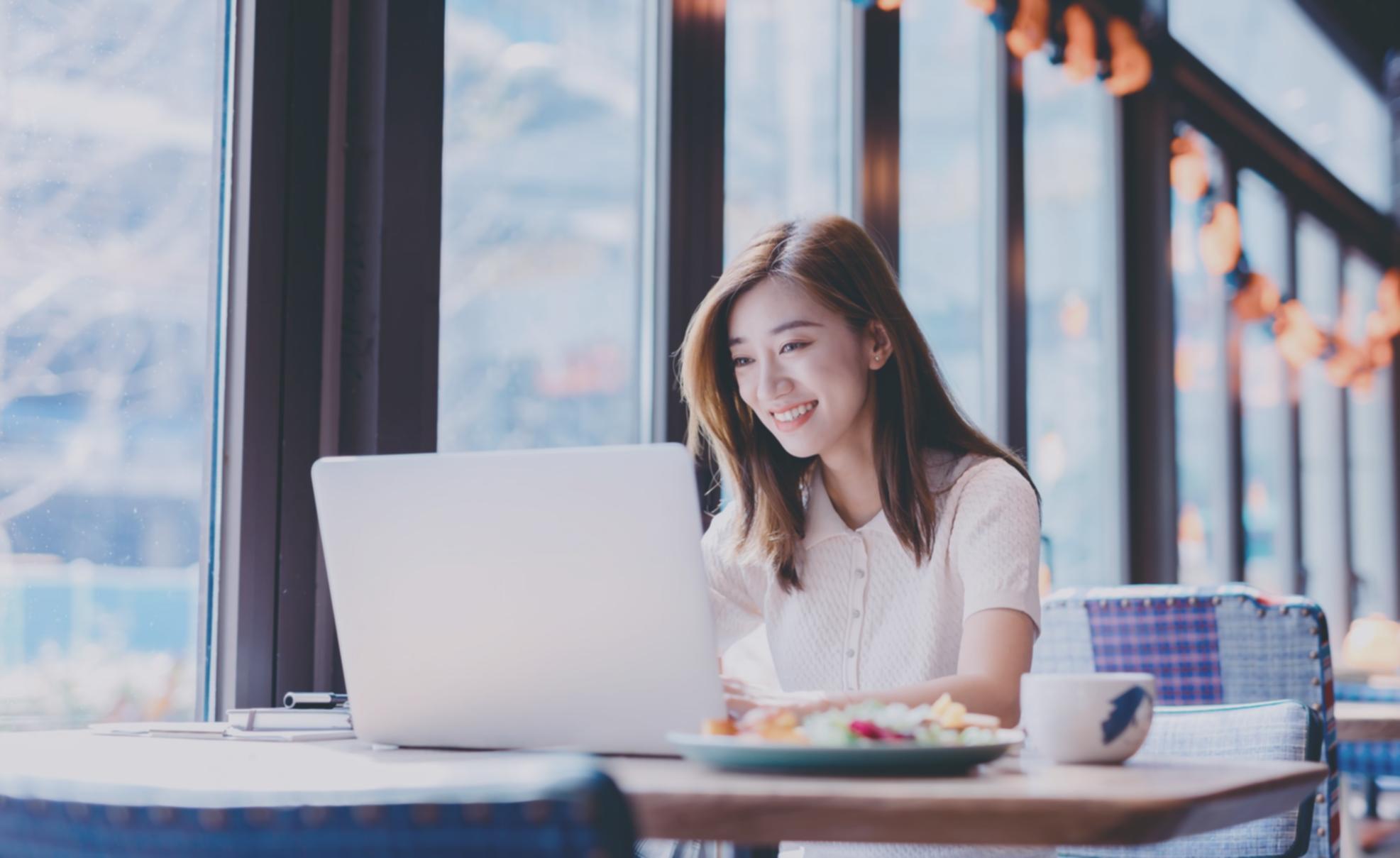 Workshop-Szene mit engagierten Teilnehmern